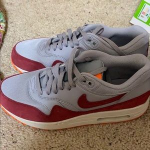 Nike Wmns Air Max 1 Essential 599820-015